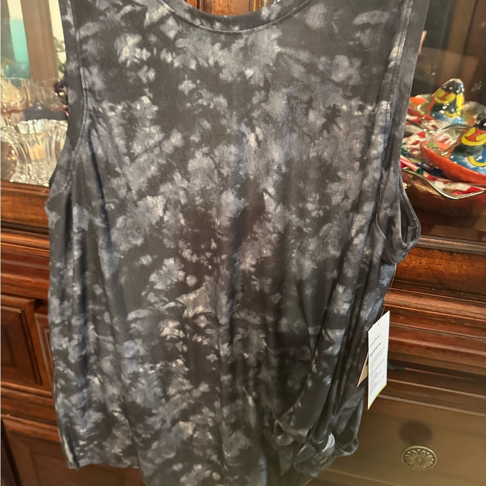 Old Navy Black and Gray Tie-Dye Muscle Tee